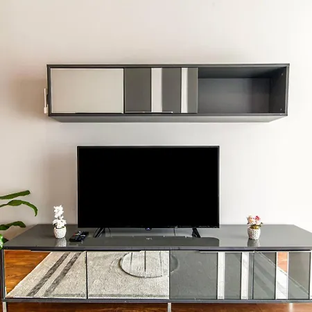 Luxurious & Cozy In Benesta Apartmán